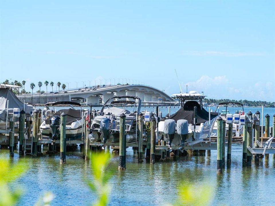 For Sale: $1,350,000 (2 beds, 2 baths, 1555 Square Feet)