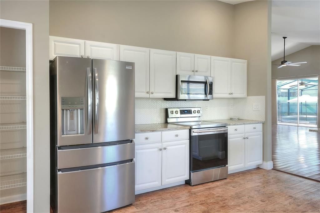 Active With Contract: $380,000 (3 beds, 2 baths, 1620 Square Feet)