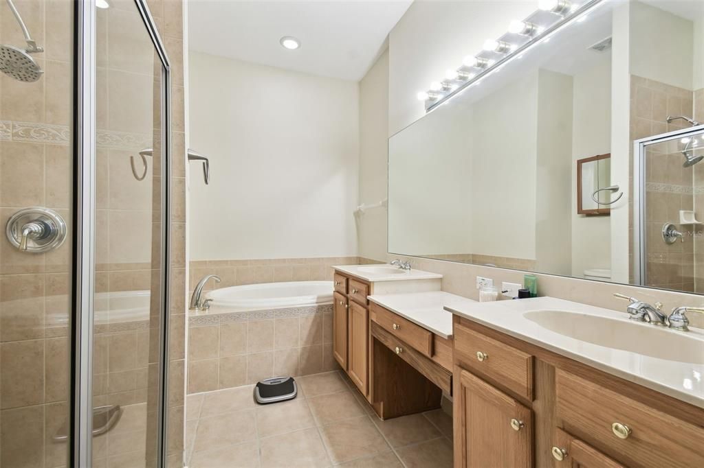 For Sale: $299,990 (2 beds, 2 baths, 1288 Square Feet)