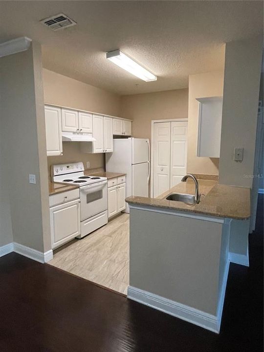 For Rent: $2,500 (3 beds, 2 baths, 1340 Square Feet)