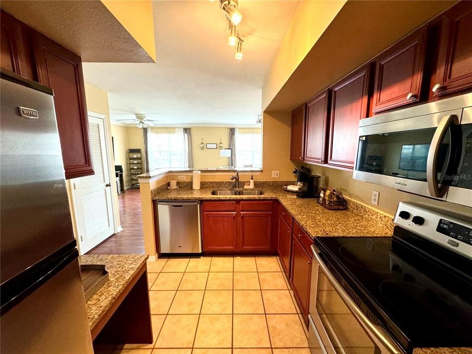 For Rent: $1,950 (2 beds, 2 baths, 1058 Square Feet)