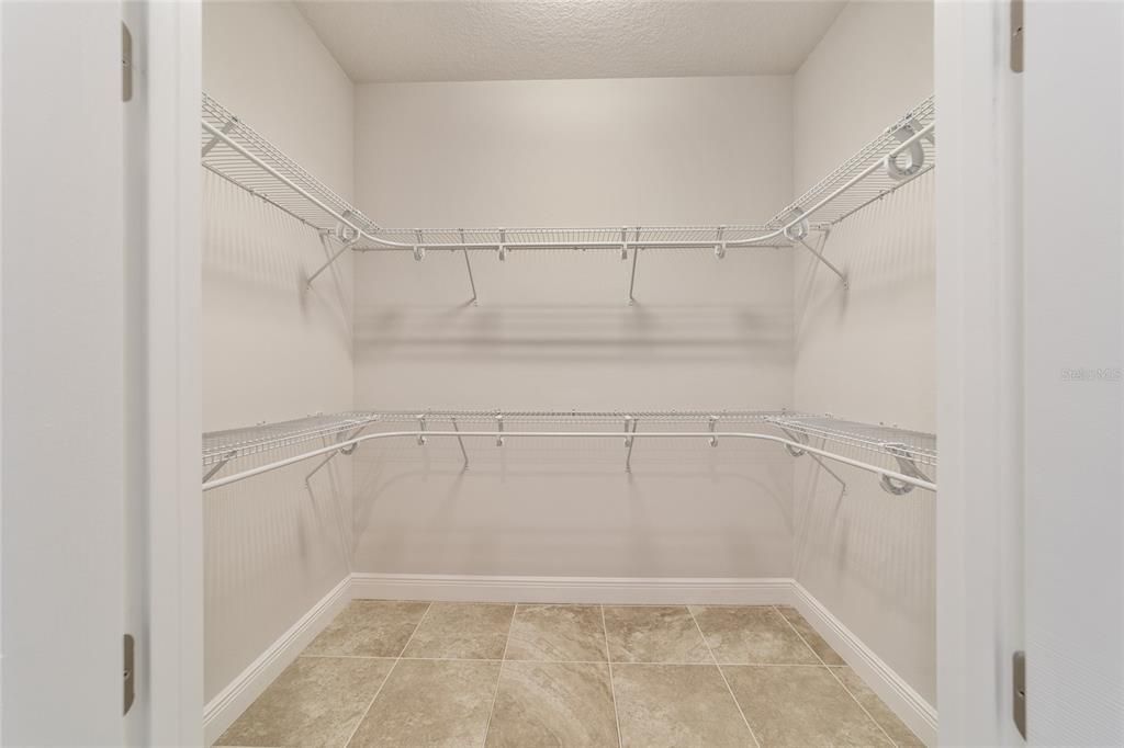 Walk-in Closet