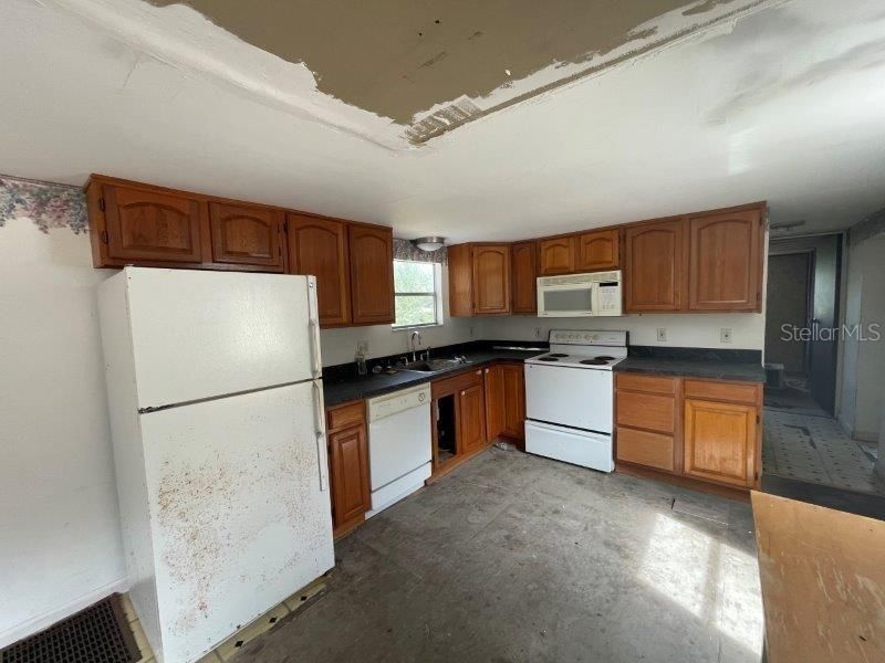 For Sale: $249,900 (3 beds, 1 baths, 720 Square Feet)