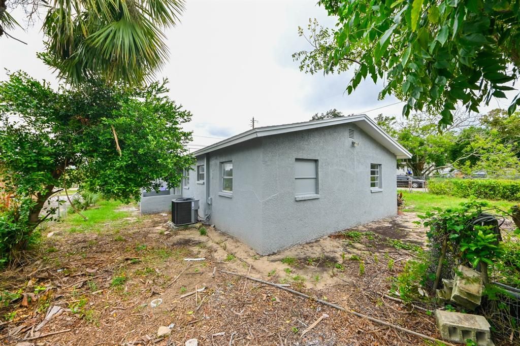 For Sale: $329,900 (3 beds, 2 baths, 1176 Square Feet)