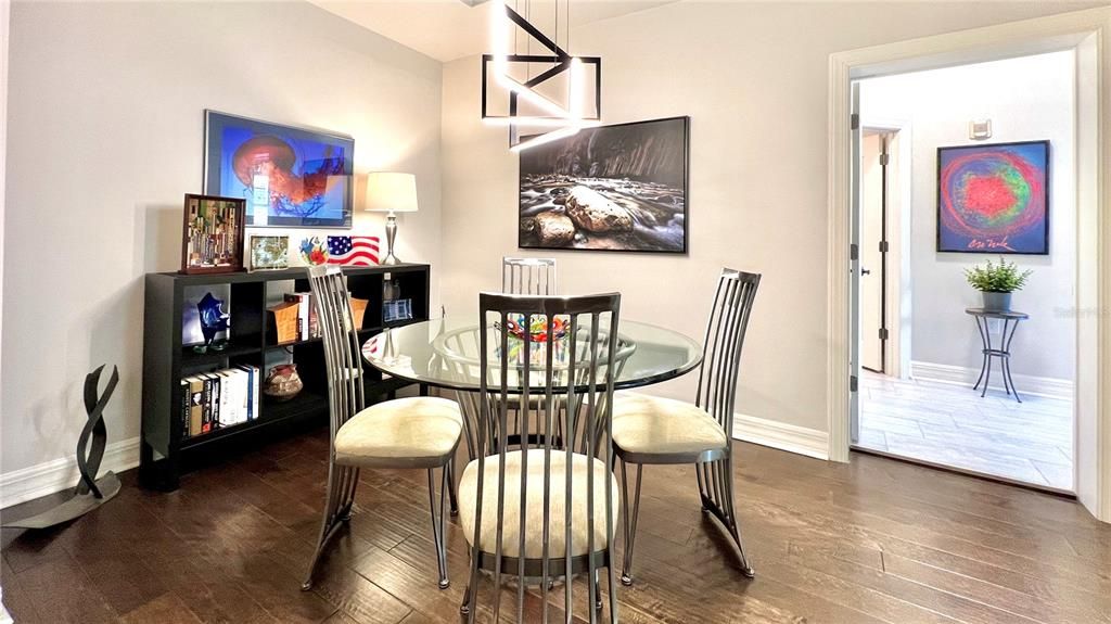 For Sale: $398,000 (1 beds, 1 baths, 1073 Square Feet)