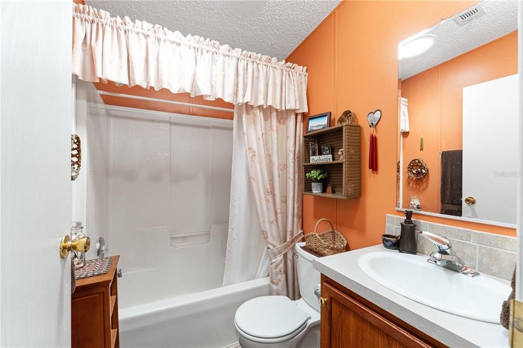 For Sale: $230,000 (2 beds, 2 baths, 1188 Square Feet)