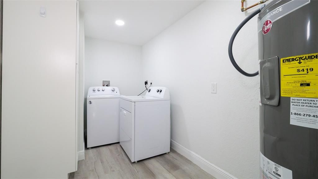 Active With Contract: $430,000 (3 beds, 2 baths, 1167 Square Feet)