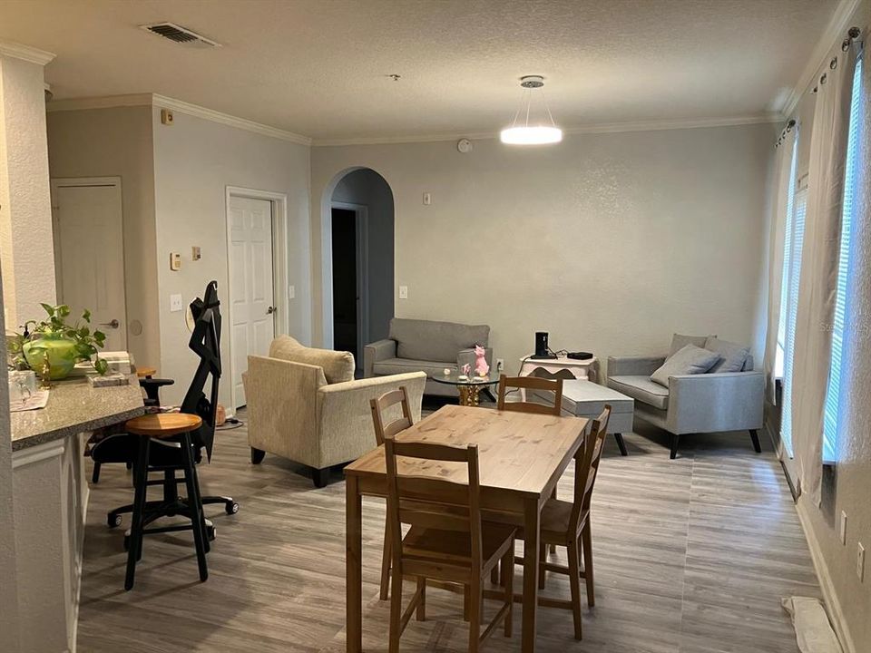 For Rent: $1,600 (1 beds, 1 baths, 774 Square Feet)