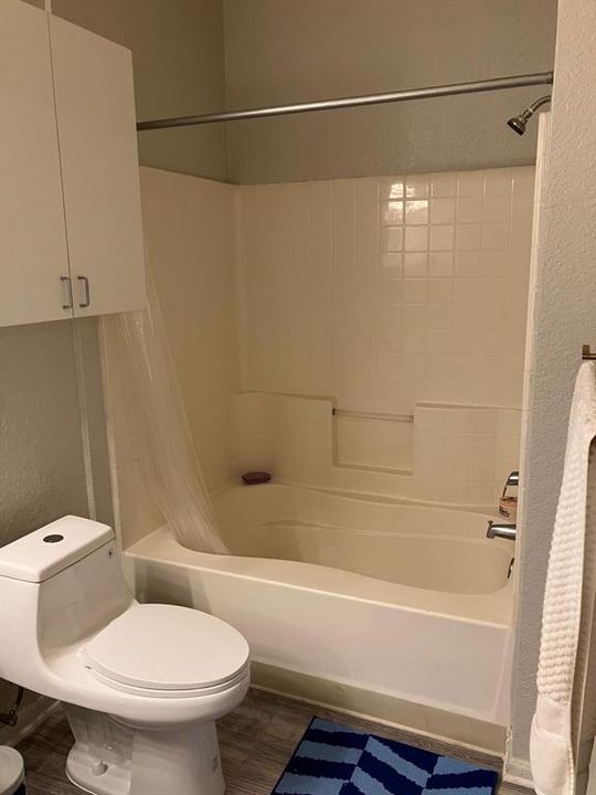 For Rent: $1,600 (1 beds, 1 baths, 774 Square Feet)