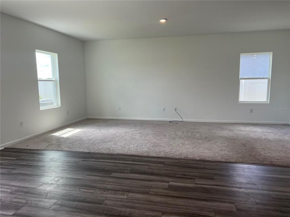 For Rent: $2,250 (4 beds, 2 baths, 1926 Square Feet)