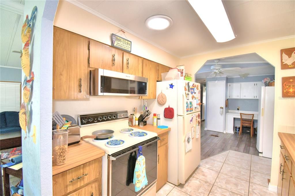 For Sale: $195,500 (2 beds, 2 baths, 1104 Square Feet)