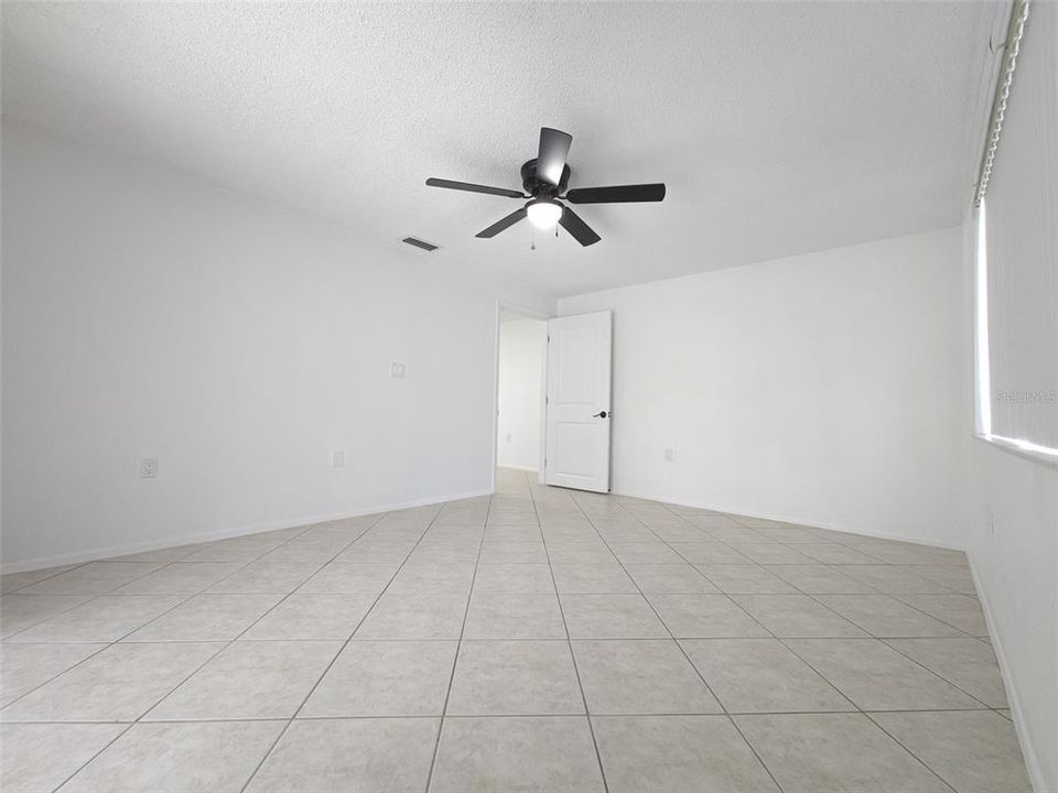 For Sale: $290,000 (3 beds, 2 baths, 1400 Square Feet)