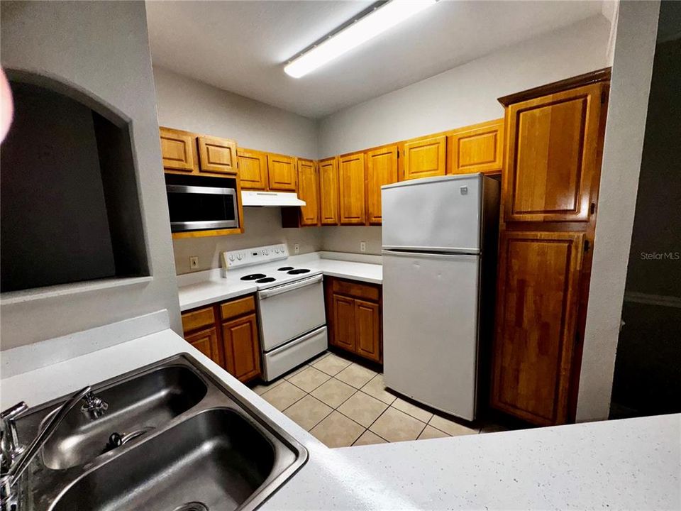 For Rent: $1,795 (2 beds, 2 baths, 1327 Square Feet)