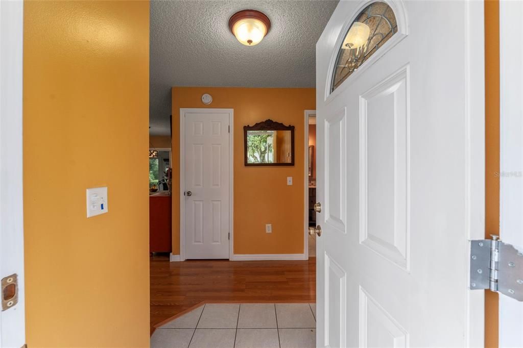 For Sale: $259,900 (2 beds, 2 baths, 1250 Square Feet)