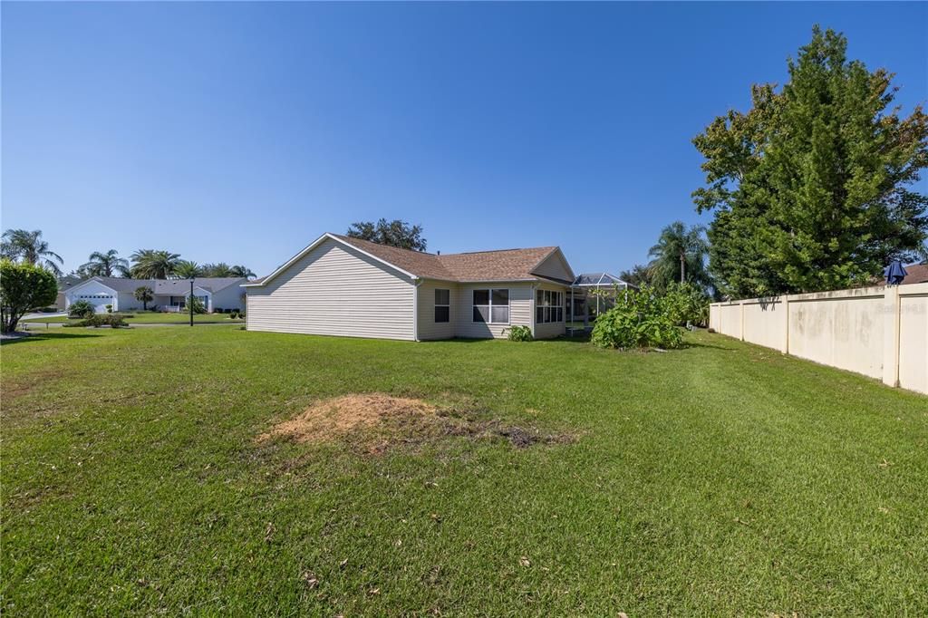 For Sale: $420,000 (3 beds, 2 baths, 1572 Square Feet)