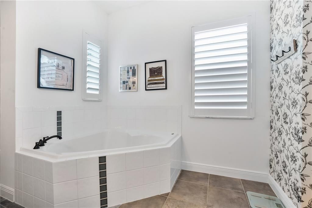 Primary Bathroom - Garden Tub