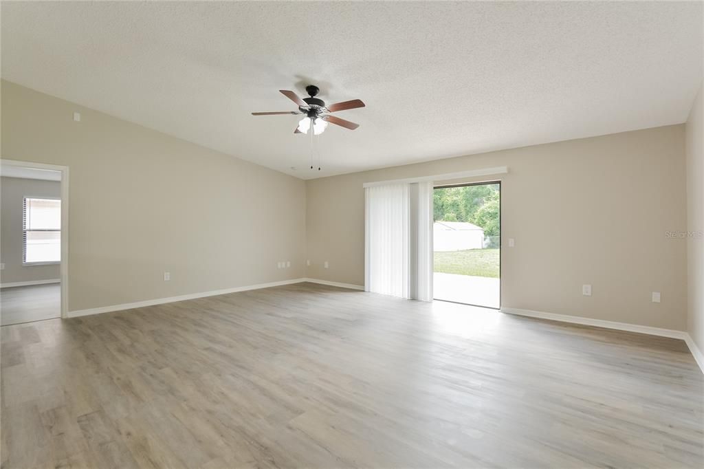 For Rent: $2,235 (3 beds, 2 baths, 1577 Square Feet)