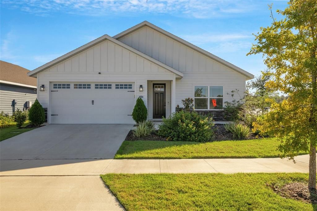 For Sale: $450,000 (3 beds, 2 baths, 1939 Square Feet)