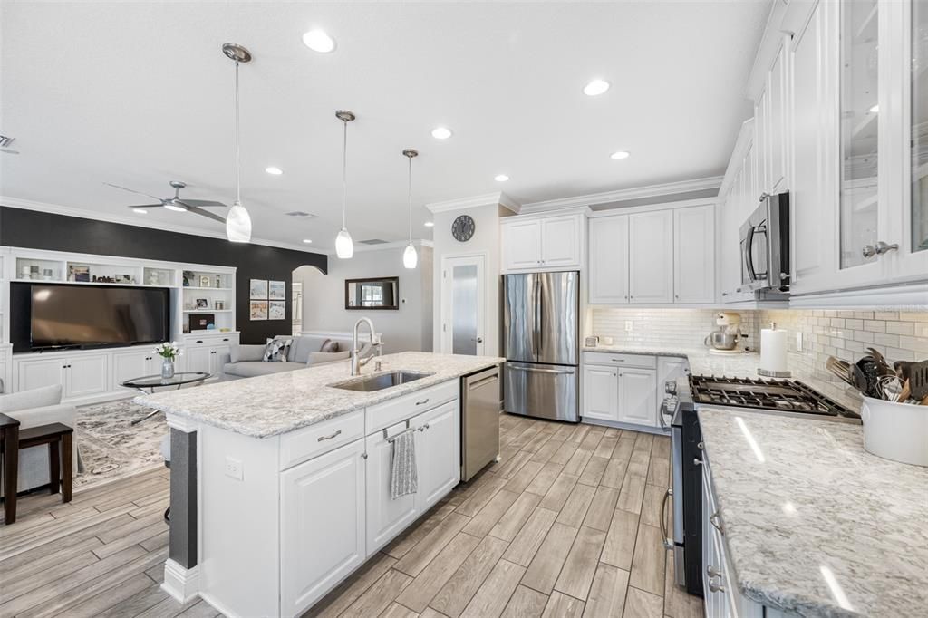 Active With Contract: $600,000 (4 beds, 3 baths, 2313 Square Feet)