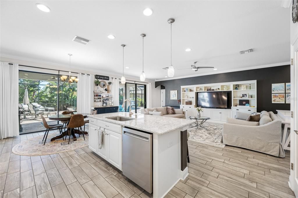 Active With Contract: $600,000 (4 beds, 3 baths, 2313 Square Feet)