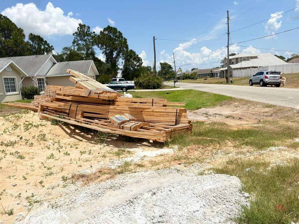 待售: $375,000 (3 贝兹, 2 浴室, 1270 平方英尺)