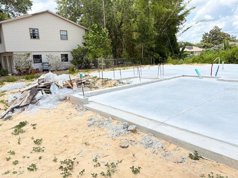 待售: $375,000 (3 贝兹, 2 浴室, 1270 平方英尺)