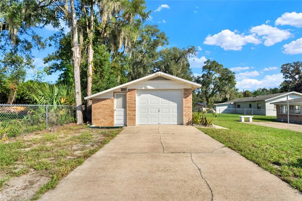 Detached Garage