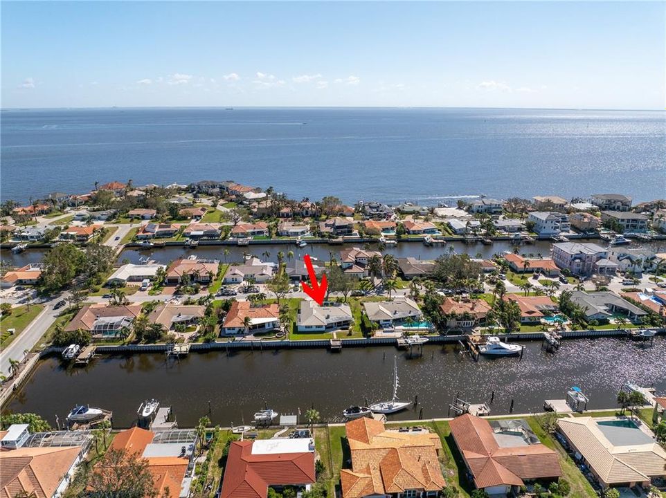 合同活跃: $1,090,000 (3 贝兹, 2 浴室, 2290 平方英尺)