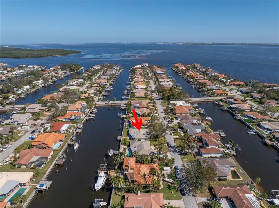 合同活跃: $1,090,000 (3 贝兹, 2 浴室, 2290 平方英尺)