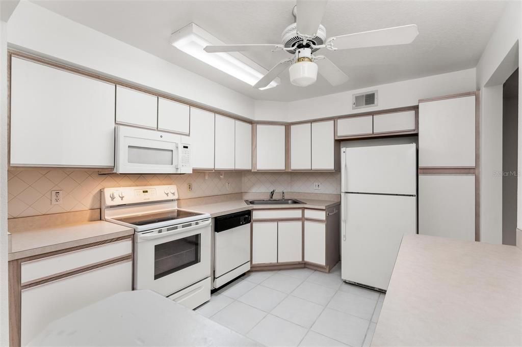 For Sale: $265,000 (3 beds, 2 baths, 1150 Square Feet)