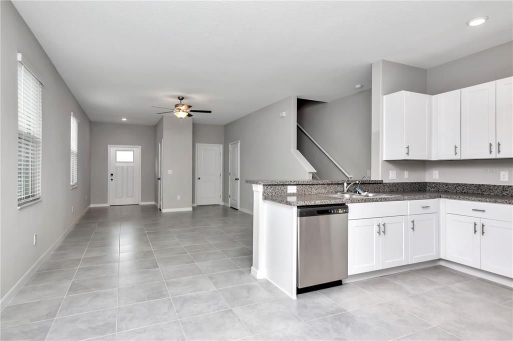 For Sale: $295,000 (2 beds, 2 baths, 1541 Square Feet)