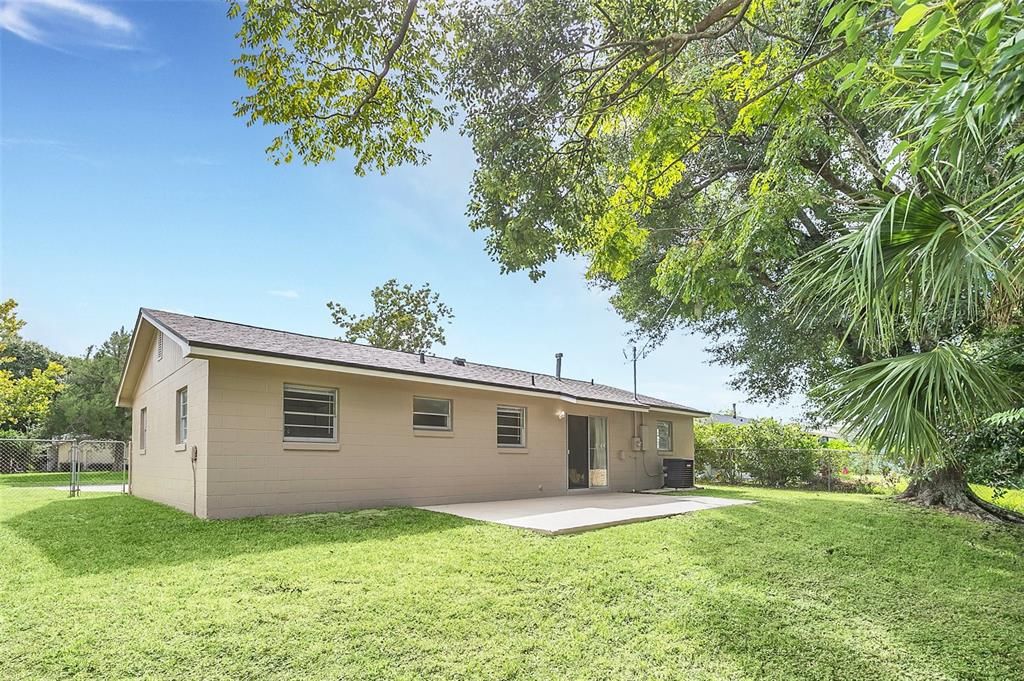 For Sale: $400,000 (4 beds, 2 baths, 1851 Square Feet)