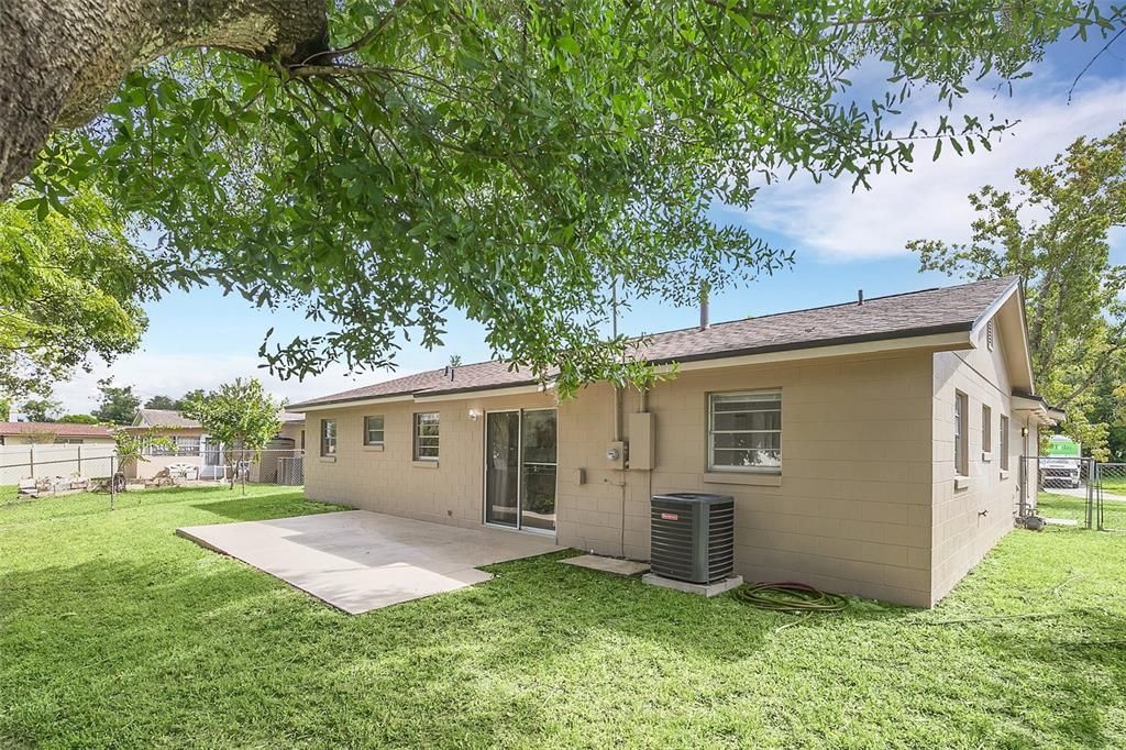 For Sale: $400,000 (4 beds, 2 baths, 1851 Square Feet)