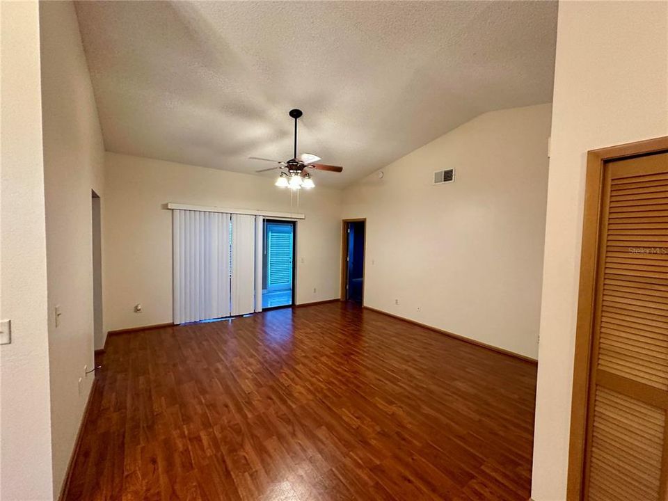 For Rent: $2,200 (2 beds, 2 baths, 1216 Square Feet)