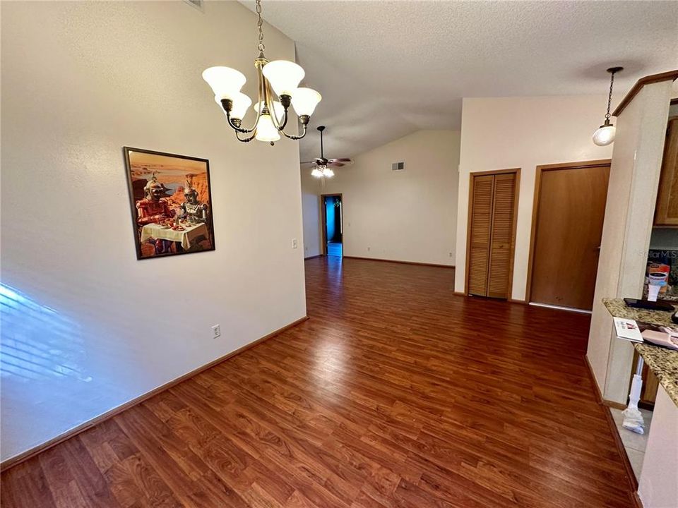 For Rent: $2,200 (2 beds, 2 baths, 1216 Square Feet)