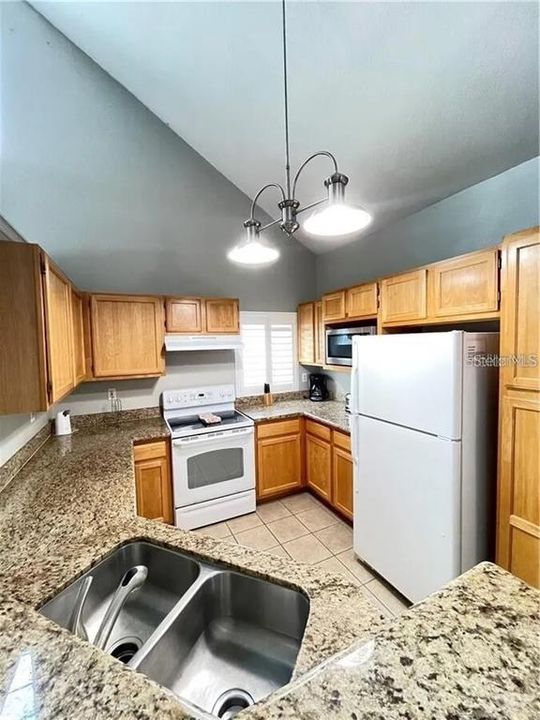 For Rent: $2,100 (2 beds, 2 baths, 1271 Square Feet)