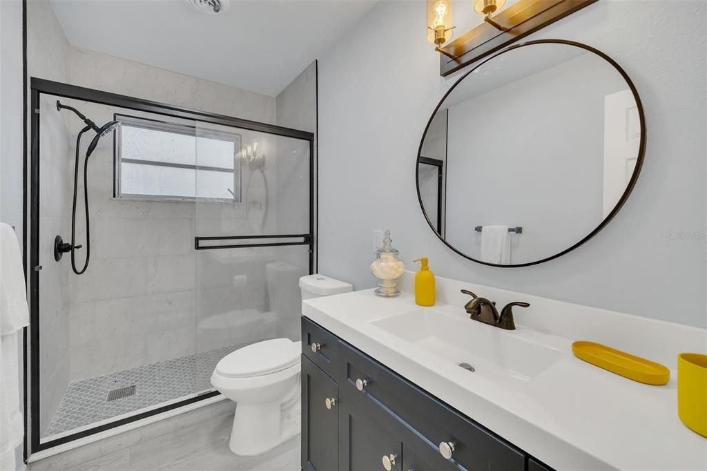 For Sale: $299,880 (2 beds, 1 baths, 936 Square Feet)