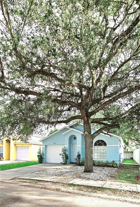 For Sale: $310,000 (3 beds, 2 baths, 1076 Square Feet)