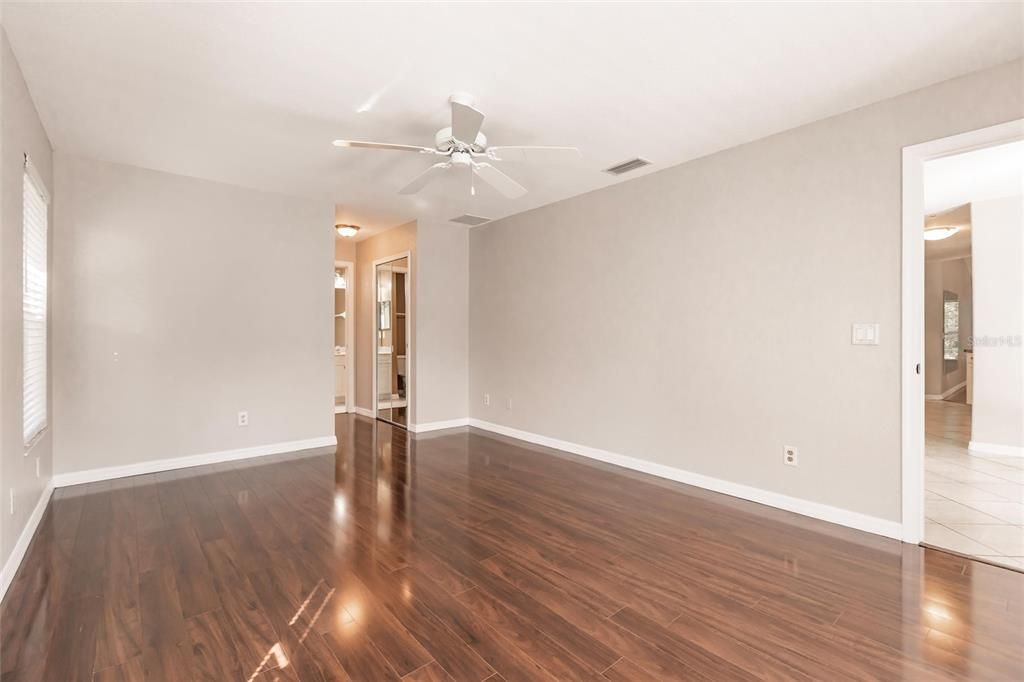 For Sale: $325,500 (3 beds, 2 baths, 1766 Square Feet)