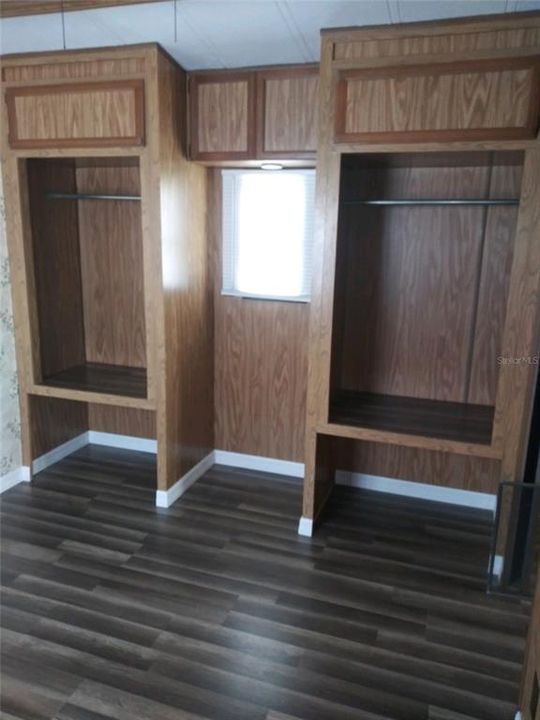 For Sale: $1,300,000 (17 beds, 0 baths, 6588 Square Feet)