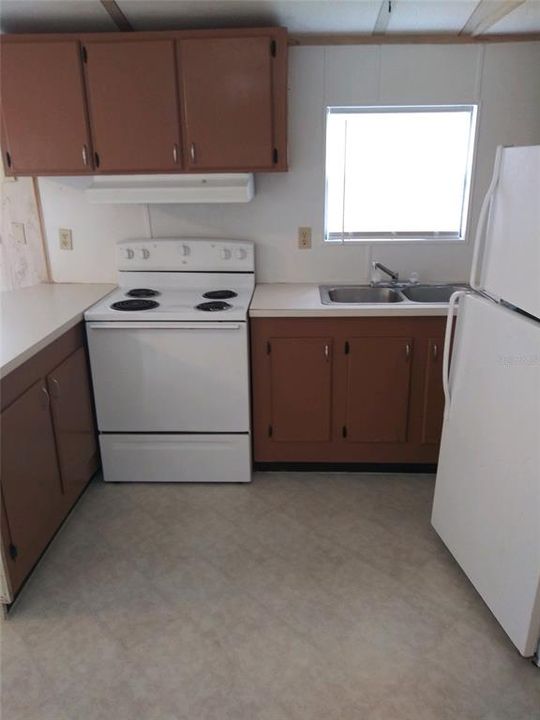 For Sale: $1,300,000 (17 beds, 0 baths, 6588 Square Feet)