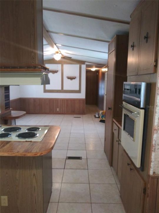 For Sale: $1,300,000 (17 beds, 0 baths, 6588 Square Feet)