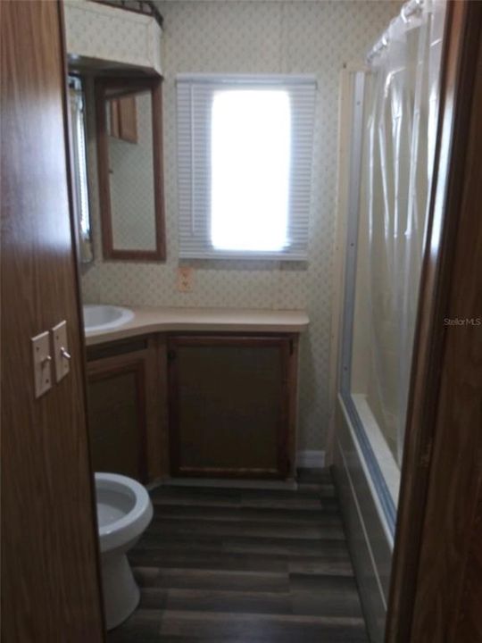 For Sale: $1,300,000 (17 beds, 0 baths, 6588 Square Feet)