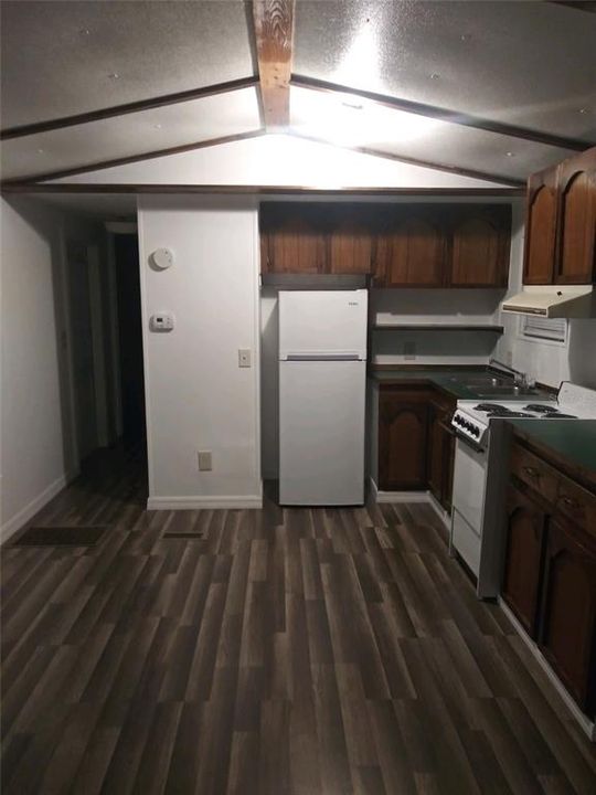 For Sale: $1,300,000 (17 beds, 0 baths, 6588 Square Feet)