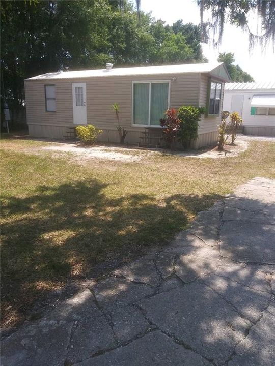 For Sale: $1,300,000 (17 beds, 0 baths, 6588 Square Feet)