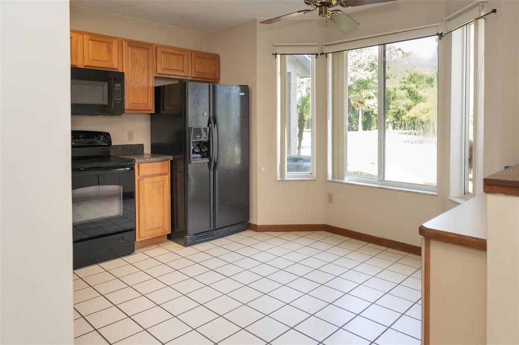 For Sale: $195,000 (3 beds, 2 baths, 820 Square Feet)