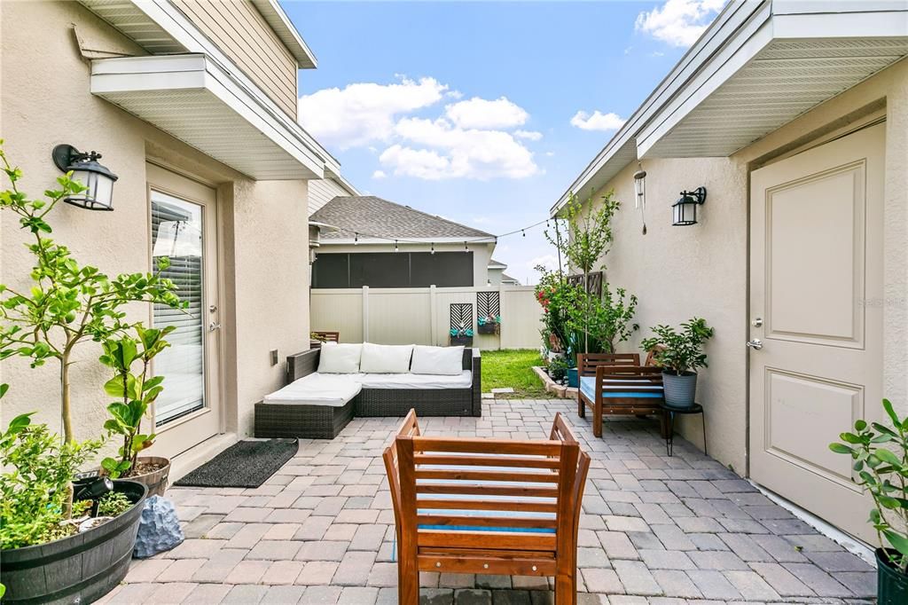 Courtyard/Patio/Fenced