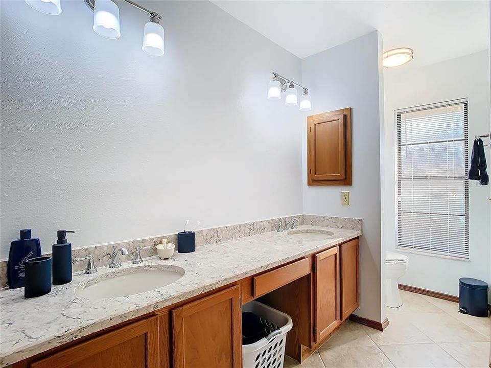 For Sale: $415,000 (3 beds, 2 baths, 1759 Square Feet)