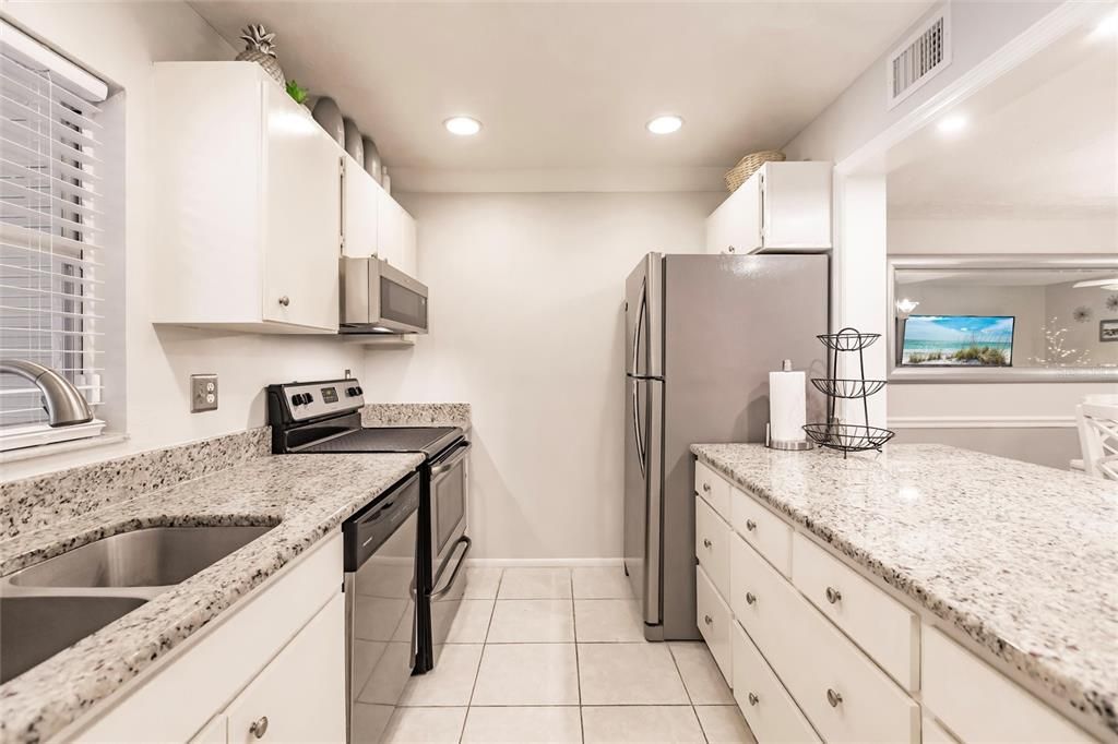 For Sale: $254,900 (2 beds, 2 baths, 1343 Square Feet)