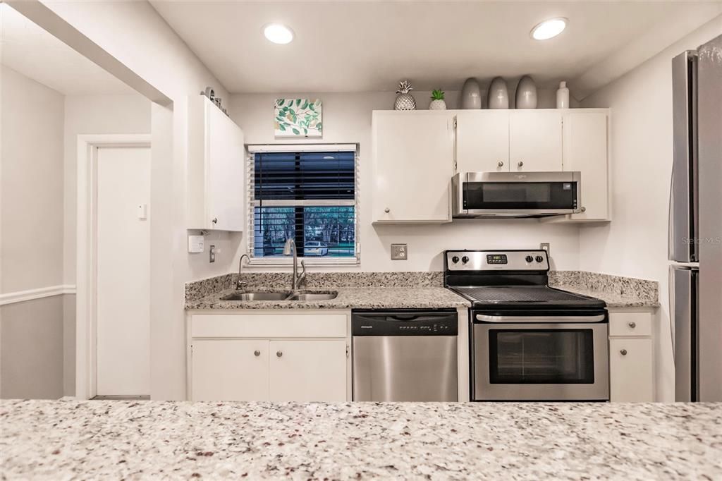 For Sale: $254,900 (2 beds, 2 baths, 1343 Square Feet)